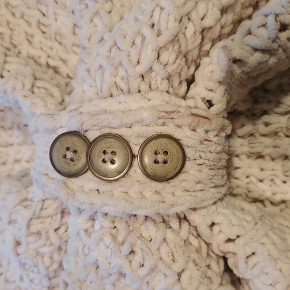 Simply Noelle Elegant Winter White w Tan Thread Detail Knit Shawl Scarf - Picture 5 of 9